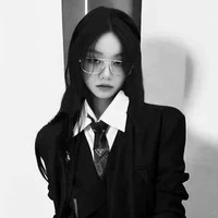 Lee Hyeri ( Cô )