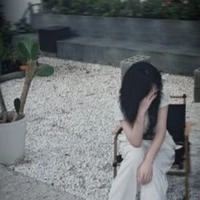 nhỏ này muốn nằm trên^^