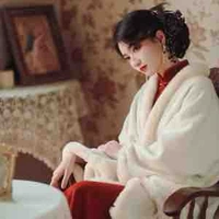 Thuỷ Giai Nhu_bà nội