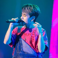 Hùng (phone)