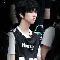 Trương Hàm Thụy_Y