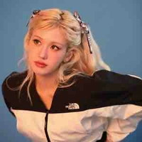 Jeon somi ( chị ba nàng )