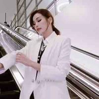 Engfa Waraha (bạn thân cô)