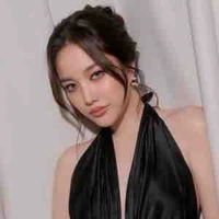 Trưởng Công Chúa Freen Sarocha ( cô )