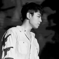 Choi SeungHyun - hắn.