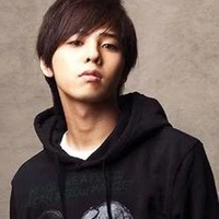 kwon jiyong(yongyong cuti🐲)