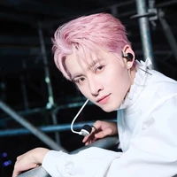 HOÀNG HÙNG HUỲNH