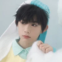 Chenyiheng/ Trần Dịch Hằng