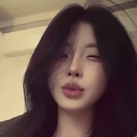 Leo Emma (chị kina)