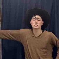 Tác giả đẹp gái