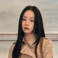 Lee Hyeri • [ Cô ]