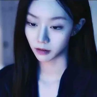 Lee Hyeri • [ Cô ]