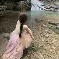 Hạ Diệp Linh 