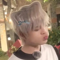 Bột  (18 Tuổi)