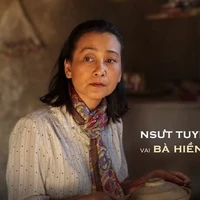 Bà Hiền ( mẹ tâm và phúc)