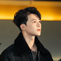 Anh tú atus[Anh của cap]