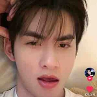Hùng Huỳnh