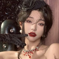 Freya Maentianm_ Vợ Elias