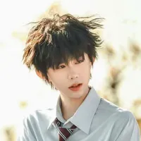 Trần Dịch Hằng.Cậu