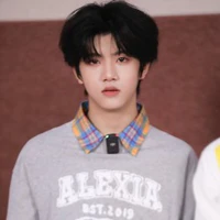 Trương Hàm Thụy_T