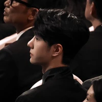 Vương Nhất Bác /18 tuổi/