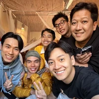 All cast 2N1D