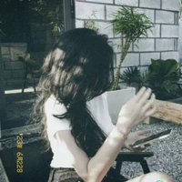 Bảo mẫu riêng của Hùng