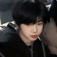 Trương Hàm Thụy(nhóc )