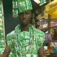 Ông chú bán hotdog😎