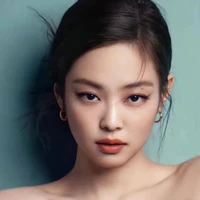 Jennie (20 tuổi)