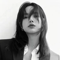 Lalisa Manobal • cô•