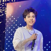 Lê Quang Hùng( phone)