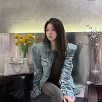 Hạ Nhiên • Trợ Lí