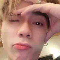 Q.Hùng