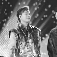 Hoàng Kim Long_Lou Hoàng