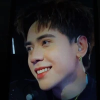 Q. Hùng