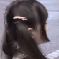 Vũ Ngọc Tuyết Linh × Sứa