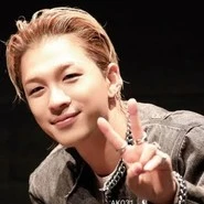 Dong Young Bae 🌞