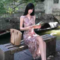 Tạ Tuyết Y ( Copywriter )