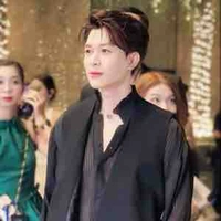 Bùi Anh Tú. 