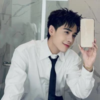 Quang Hùng( phone)