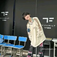 Tả Kỳ Hàm_cậu