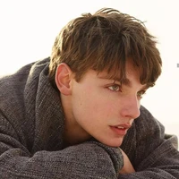 Nguyễn Quang Hùng(anh cả)