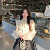   Hầu riêng của em