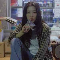 KANG SEULGI 