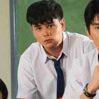 Christopher Simon Harington_Kit