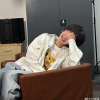 Tả Kỳ Hàm_cậu