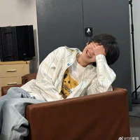 Tả Kỳ Hàm_cậu