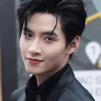 Huỳnh Hoàng Hùng-Hùng Huỳnh 