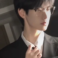 lục hoài niệm (anh trai na9)